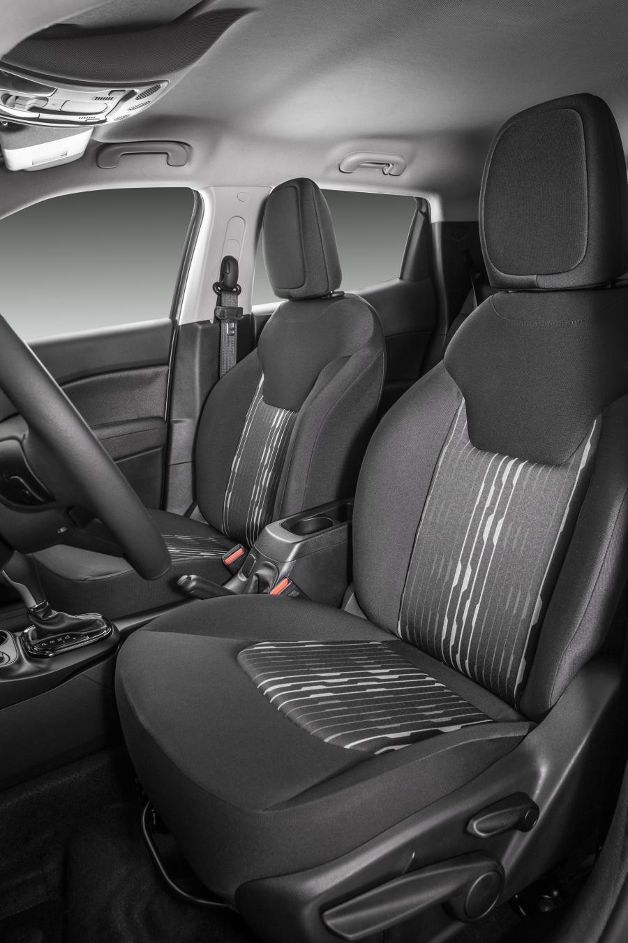 Интерьер Fiat Toro Endurance (226) 2018 года  (фото 9 из 10)
